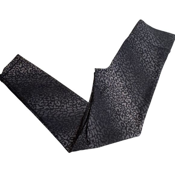 All Access Audio Leggings in Snow Leopard Print Size Small - Picture 11 of 11